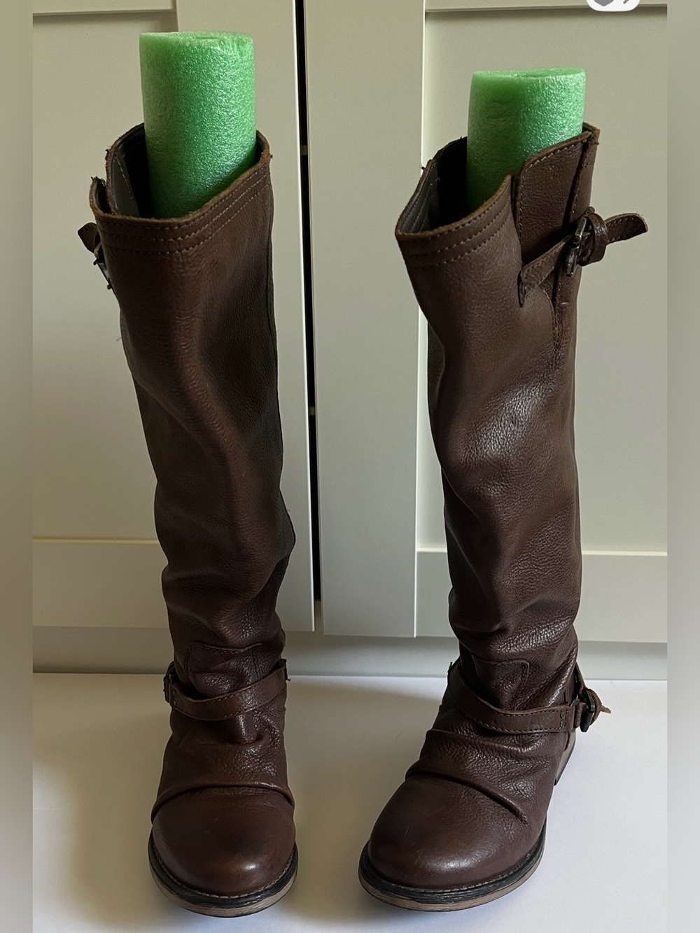 Steve Madden Ravinn Brown
Leather Zip Knee High Boots
Womens Size 7